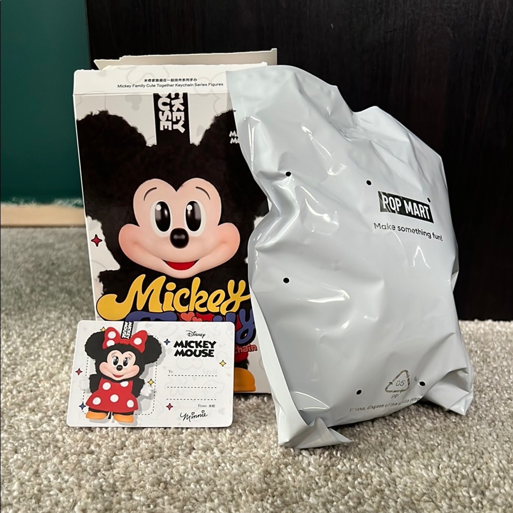 Pop Mart Disney Mickey Family Cute Together Minnie Mouse Keychain